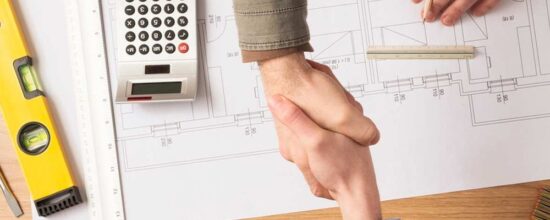Как выбрать надежного подрядчика для строительства дома под ключ с коммуникациями и отделкой