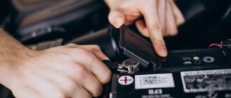 Надежные аккумуляторы для легковых автомобилей: как выбрать и обслуживать