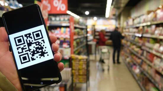 QR-коды в розничной торговле: как простой скан превращает случайного посетителя в лояльного покупателя